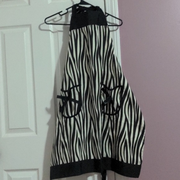 💜 Gourmet Club Zebra Print Bib Apron with Pockets Hostess Apron - Picture 5 of 6